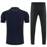 26-27 Man Utd Black Short shirts and Long trousers Suit (圆领)