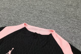 24-25 PSG Black Half Pull Tracksuit (半拉链)(粉色领)