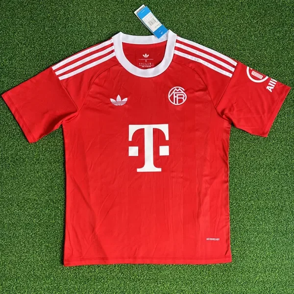25-26 Bayern Red Goalkeeper Fans Soccer Jersey