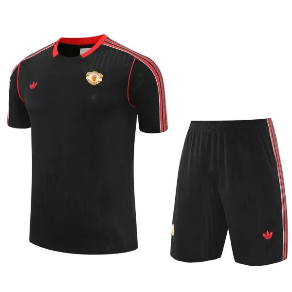 2025-26 Man Utd Black Training Short Suit