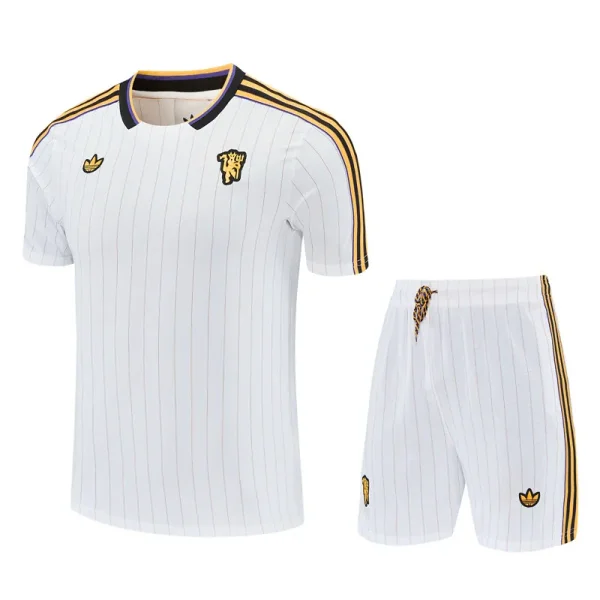 25-26 Man Utd White Training Short Suit