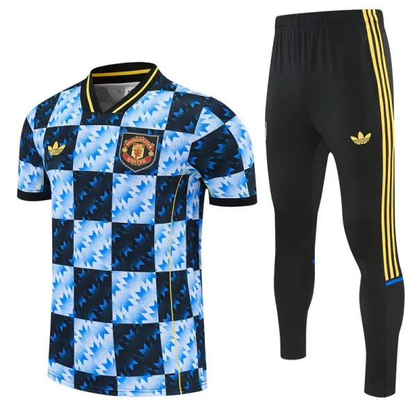 26-27 Man Utd Blue Short shirts and Long trousers Suit (圆领)