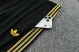 26-27 Man Utd Purple Short shirts and Long trousers Suit (圆领)