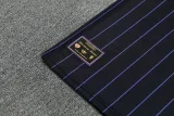 26-27 Man Utd Black Short shirts and Long trousers Suit (圆领)