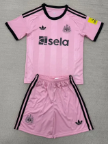 25-26 Newcastle Pink Goalkeeper Adult Suit 25-26 Newcastle Pink Goalkeeper Adult Suit