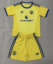 26-27 Man Utd Yellow Goalkeeper Kids Soccer Jersey 26-27 Man Utd Yellow Goalkeeper Kids Soccer Jersey