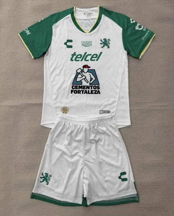 26-27 Leon Away Adult Suit