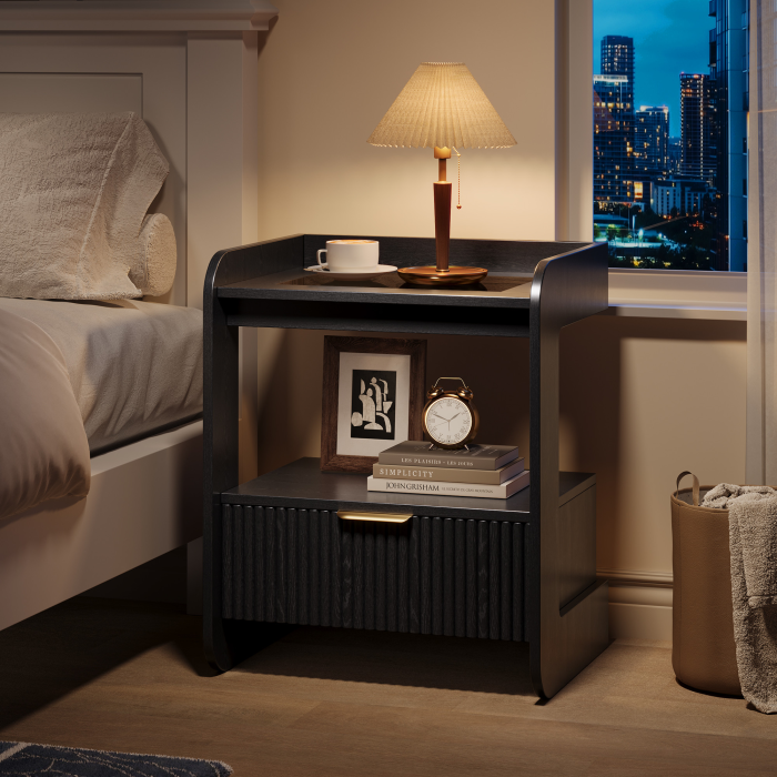 UGTOO 17.7In Modern C-Shaped Nightstand | Fluted End Table with Drawer