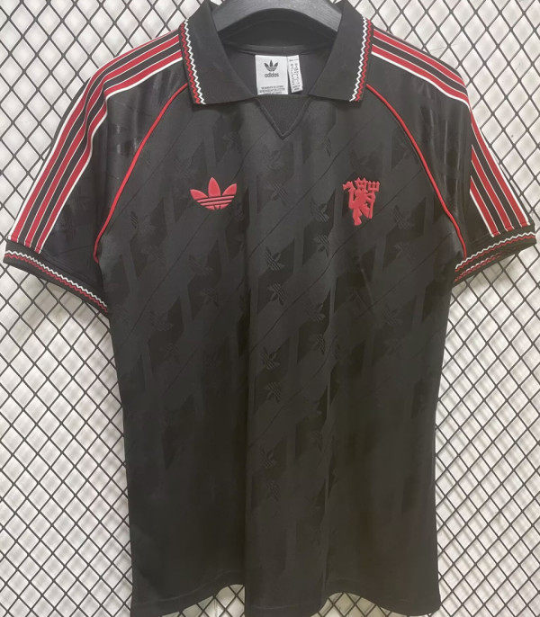 2025 M Utd Black Retro Style Fans Soccer Jersey