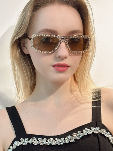 NIGO Chanel Men's and Women's Gemstone-Embellished Rectangular Sunglasses Full-Frame Sunglasses with Solid Color Frames Casual and Fashionable Eyewear Accessories #nigo81744