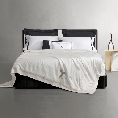 NIGO Louis Vuitton x Cheval Blanc Paris Seven-Star Series Colorful Jacquard Solid-Color Mulberry Silk Summer Quilt Casual Home Furnishings Household items Accessories Ngvp #nigo2557