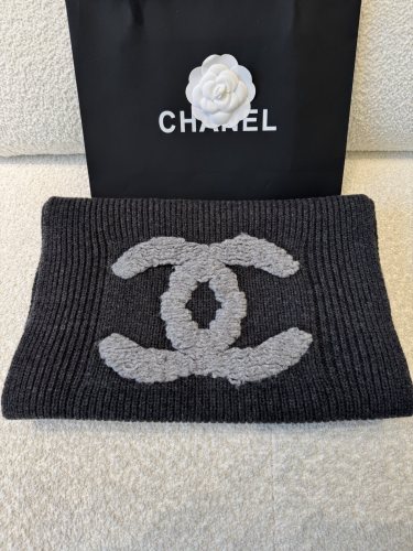 NIGO Chanel Fall/Winter 2025 Collection Black and Grey Classic Double C Logo Scarf #Nigo83151A