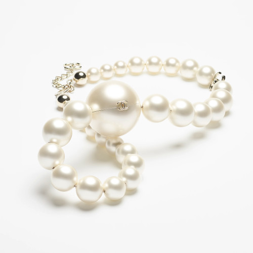 NIGO Chanel 2025/26 Fall-winter Collection Pearl Necklace-inspired Structured Evening Clutch Fashionable And Exquisite Girlish-style Handbag Bag Bags #Nigo82242A