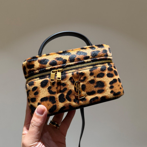 NIGO SAINT LAURENT GABY VANITY BAG Ladies Solid Color Detachable Adjustable Shoulder Strap Lambskin Shoulder Handbag Cosmetic Bag #nigo76574