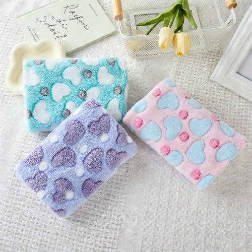 Soft Flannel Pet Blanket Warm Dog Cat Blanket Cozy Pet Bed Mat for Puppy Kitten Pet Supplies