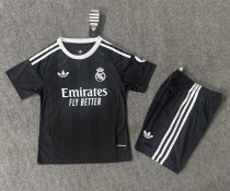 Real Madrid Soccer Jersey Black Goalkeeper Kids Kit Jersey+Shorts 2025/26