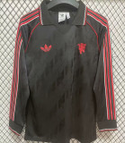 2025 M Utd Black Retro Style Fans Long Sleeve Soccer Jersey
