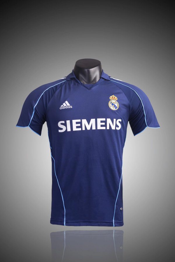 Retro Real Madrid Away 1:1 Quality Soccer Jersey  2005-2006