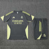 Real Madrid   Training  Fans kits  1:1 Quality Soccer Jersey 25-26 (Kids And Man )
