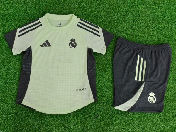 Real Madrid player  Kids 1:1 Quality Soccer Jersey  25-26