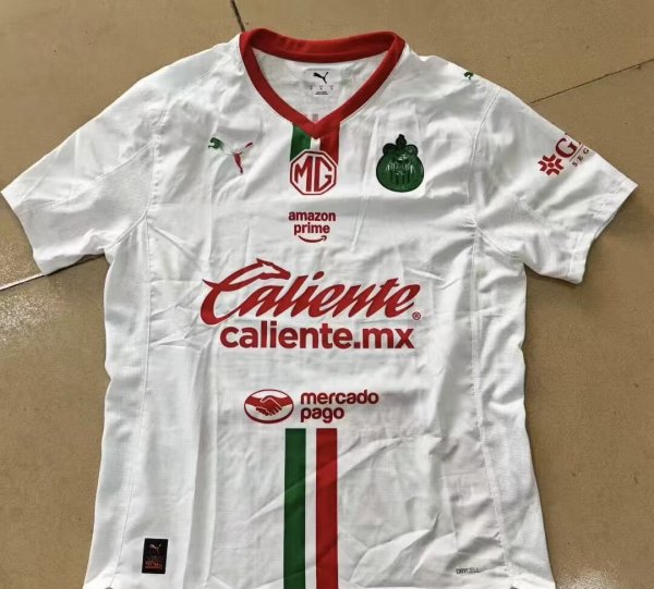 Chivas (Guadalajara )  Away Fans 1:1 Quality Soccer Jersey  25-26