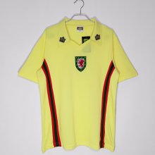 Retro Welsh home 1:1 Quality Soccer Jersey  1976