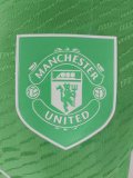 Manchester United Goalkeeper Green  Player red  1:1 Quality Soccer Jersey   25-26