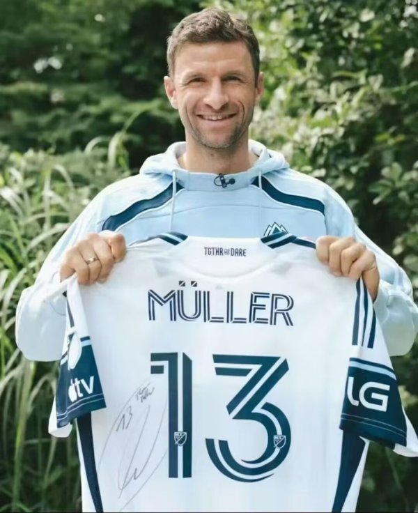 MULLER #13 Vancouver Whitecaps FC home  Fans 1:1  25-26