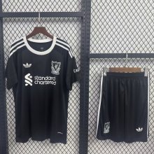 Liverpool Goalkeeper With Pants Sets Fans 1:1 Quality Soccer Jersey   25-26