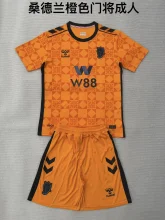 Sunderland Goalkeeper Orange Fans  (Kids and Man)  1:1 Quality Soccer Jersey  25-26