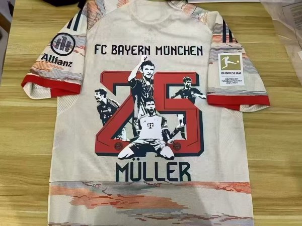 #25 MULLER Bayern Munich  away fans  1:1 Quality Soccer Jersey  25-26