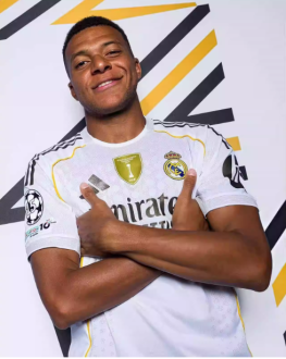 Real Madrid  Home  Player  1:1 Quality Soccer Jersey   25-26