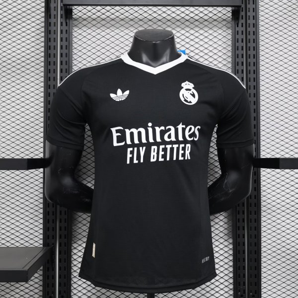 Real Madrid  goalkeeper  Player  1:1 Quality Soccer Jersey   24-25