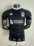 Liverpool  goalkeeper  player  1:1 Quality Soccer Jersey  25-26