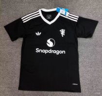 Manchester United goalkeeper Fans 1:1 Quality Soccer Jersey    24-25