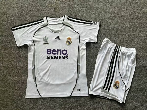 Retro Real Madrid  home Kids   1:1 Quality Soccer Jersey 2006-2007