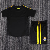 Retro Real Madrid  goalkeeper kids 1:1 Quality Soccer Jersey  2011-2012