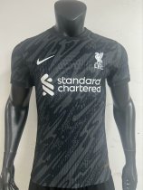 Liverpool  goalkeeper  Player  1:1 Quality Soccer Jersey  24-25