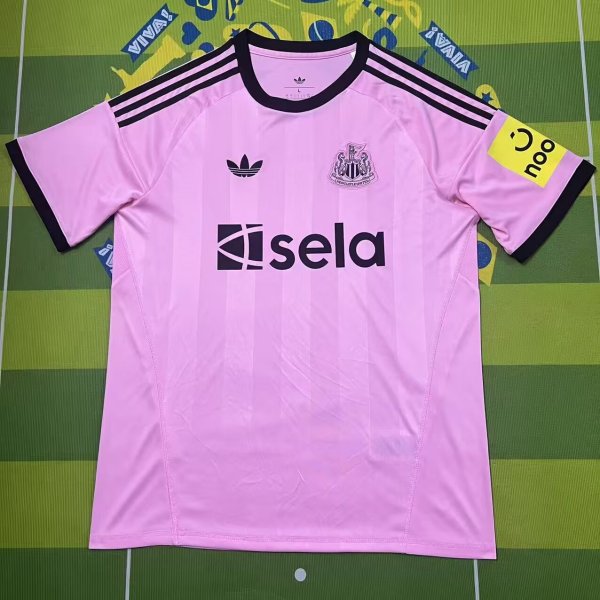 Newcastle Goalkeeper Pink Fans 1:1 Quality Soccer Jersey  25-26