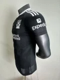 Liverpool  goalkeeper  player  1:1 Quality Soccer Jersey  25-26