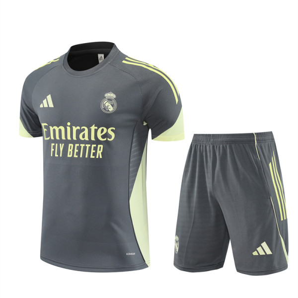 Real Madrid   Training  Fans kits  1:1 Quality Soccer Jersey 25-26 (Kids And Man )