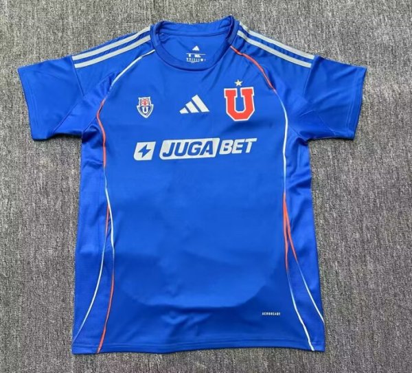 Universidad De Chile home  fans 25-26