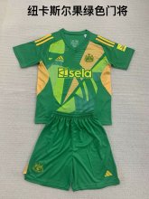 Newcastle goalkeeper green kids 1:1 Quality Soccer Jersey  24-25
