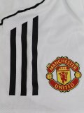 Manchester United  player Home Kids   1:1 Quality Soccer Jersey   25-26