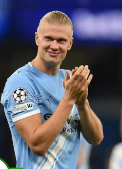 Manchester City home Player  1:1 Quality Soccer Jersey   25-26