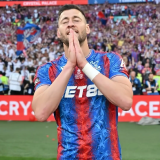 2024/25 Crystal Palace Home FA CUP FINAL VERSION Fans Soccer Jersey(带胸前小字，臂章，袖广告）