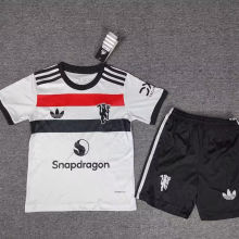 2024/25 M Utd Third White Kids Soccer Jersey 黑裤