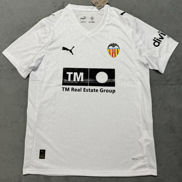2025/26 Valencia Home White Fans Soccer Jersey  带广告5