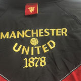 2006/07 M Utd Black Retro Windbreaker
