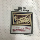 1998 Bulls PIPPEN #33 Retro White NBA Jersey